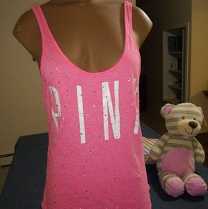 pink tank top